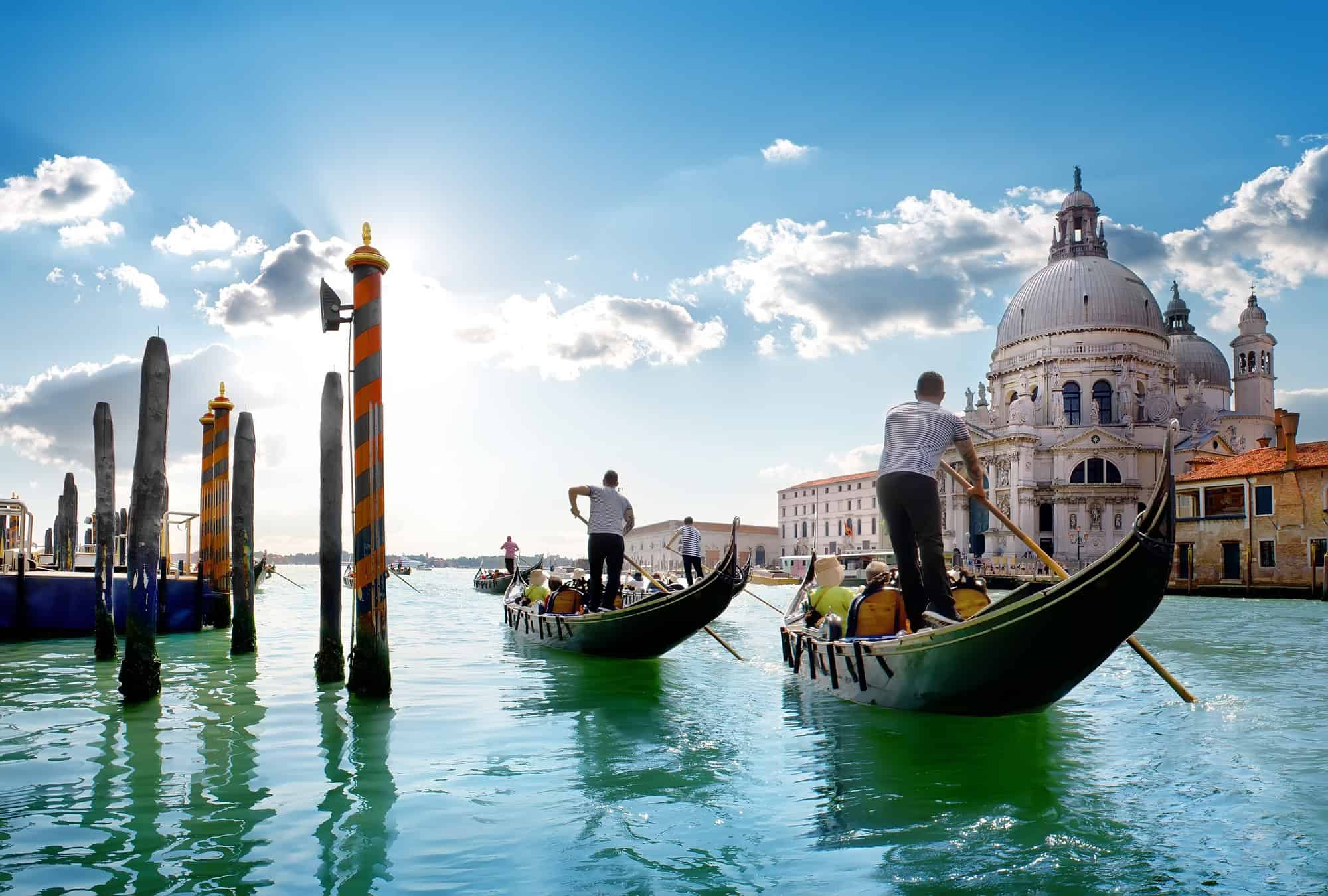 Ride on gondolas